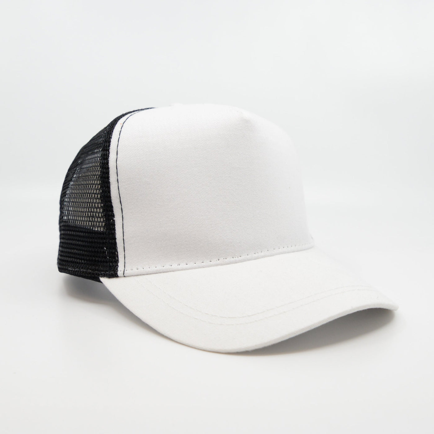 5003 - HW24 Mac Trucker